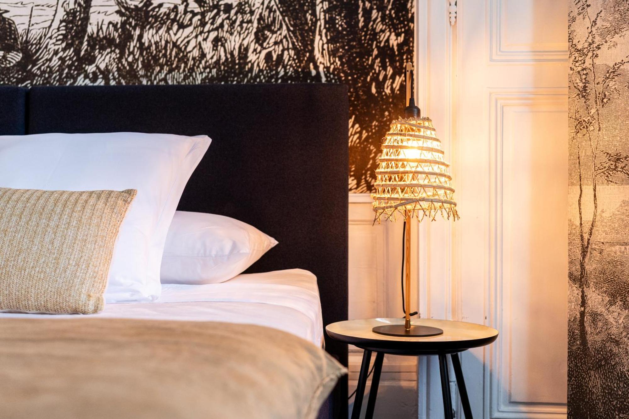 Le Henri II Hotell Le Mans Rum bild
