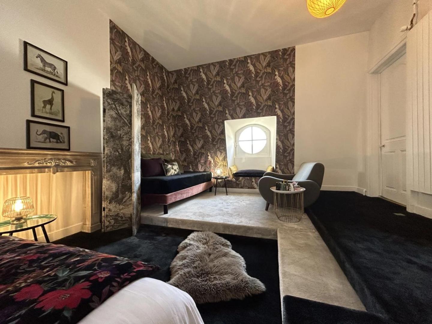 Le Henri II Hotell Le Mans Exteriör bild