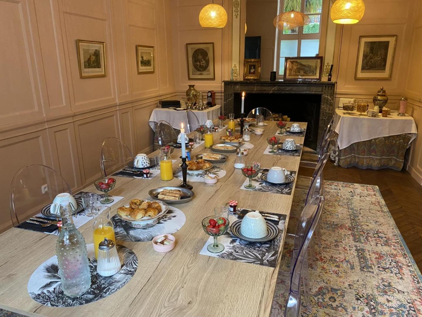Le Henri II Hotell Le Mans Exteriör bild